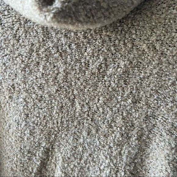 Gap Cozy Boucle Turtleneck Sweater, chunky, XS, tan, 25% merino wool, NWOT - Picture 5 of 12